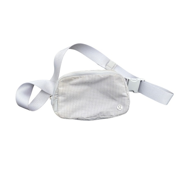 Lululemon Athletica White Belt Bag - Picture 1 of 7